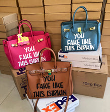 Carica l'immagine nel visualizzatore di Gallery, Custom printed graphic bag
