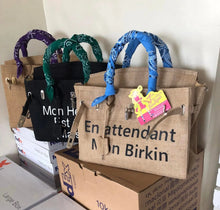 Carica l'immagine nel visualizzatore di Gallery, 35cm printed burlap bag 
