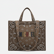 Görseli Galeri görüntüleyiciye yükleyin, Personalized Quilted Bandana Shoulder Bag
