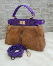 Carregar imagem no visualizador da galeria, Peekaboo Fur Bag with Python Skin
