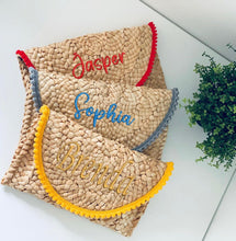 Carica l&#39;immagine nel visualizzatore di Gallery, Summer Straw Woven Clutch
