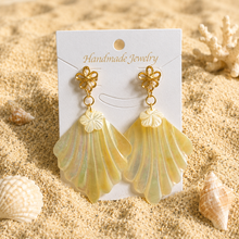 Load image into Gallery viewer, Freshwater Sea Pearls Earrings
