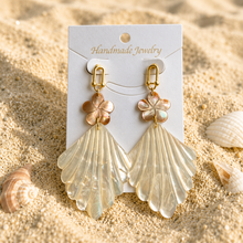 Load image into Gallery viewer, Freshwater Sea Pearls Earrings
