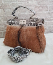 Carregar imagem no visualizador da galeria, Peekaboo Fur Bag with Python Skin
