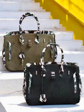 Carica l&#39;immagine nel visualizzatore di Gallery, Comouflage Birkin Bag
