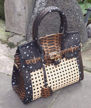 Carica l&#39;immagine nel visualizzatore di Gallery, 25cm Solihiya Birkin with Snake Skin Leather
