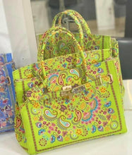 Carica l&#39;immagine nel visualizzatore di Gallery, Paisley Satchel Bag
