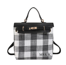 Carregar imagem no visualizador da galeria, Personalized Plaid Pattern Bagpack
