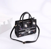 Load image into Gallery viewer, Venus Leather Crossbody Bag
