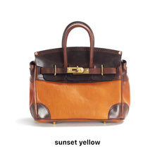 Carregar imagem no visualizador da galeria, Vegetable Tanned Leather Bag
