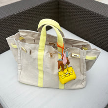 Carica l'immagine nel visualizzatore di Gallery, Two Tone Canvas Bag
