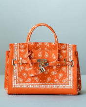 Carica l&#39;immagine nel visualizzatore di Gallery, Paisley Satchel Bag
