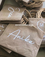 Görseli Galeri görüntüleyiciye yükleyin, Handle Tote Bag
