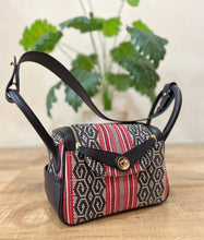 Load image into Gallery viewer, Woven Lindy Bag
