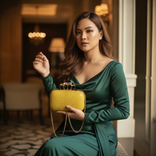 Carica l&#39;immagine nel visualizzatore di Gallery, Evening Python Clutch
