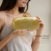 Cargar imagen en el visor de la galería, Mother Pearl Clutch
