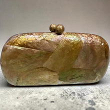 Cargar imagen en el visor de la galería, Mother Pearl Clutch
