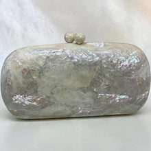 Cargar imagen en el visor de la galería, Mother Pearl Clutch
