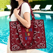 Görseli Galeri görüntüleyiciye yükleyin, Personalized Quilted Bandana Shoulder Bag
