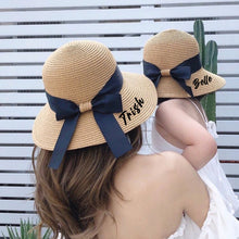 Lataa kuva Galleria-katseluun, Mother &amp; Daughter Straw Hat Set

