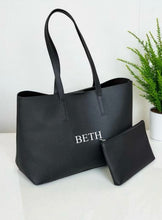 Cargar imagen en el visor de la galería, Laptop Leather Handbag
