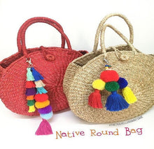 Charger l&#39;image dans la galerie, Handle Native Round Bag
