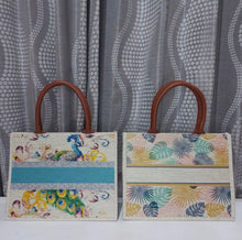 Carregar imagem no visualizador da galeria, Evelyn Canvas Bag
