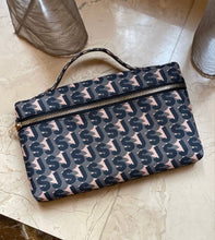 Charger l&#39;image dans la galerie, Longy Sling Bag
