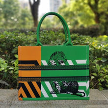 Carica l&#39;immagine nel visualizzatore di Gallery, Personalized Jungle Book Bag with Strap
