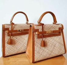 Carregar imagem no visualizador da galeria, Wicker Rattan Bag
