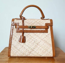 Carregar imagem no visualizador da galeria, Wicker Rattan Bag
