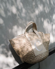 Carregar imagem no visualizador da galeria, Personalized Classic Basket Bag
