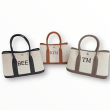 Carregar imagem no visualizador da galeria, Garden Canvas Bag with Initials
