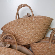 Load image into Gallery viewer, Bangkuang Basket Bag
