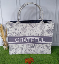 Load image into Gallery viewer, 24pcs Customizable Daily Tote Souvenirs
